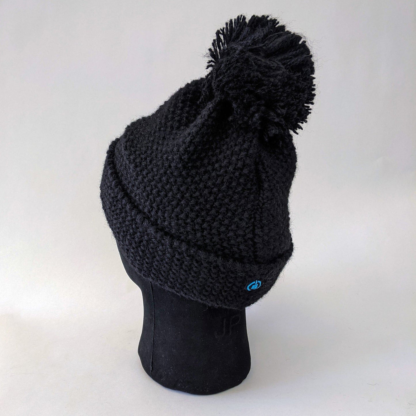 ALPACA WOOL BOBBLE HAT